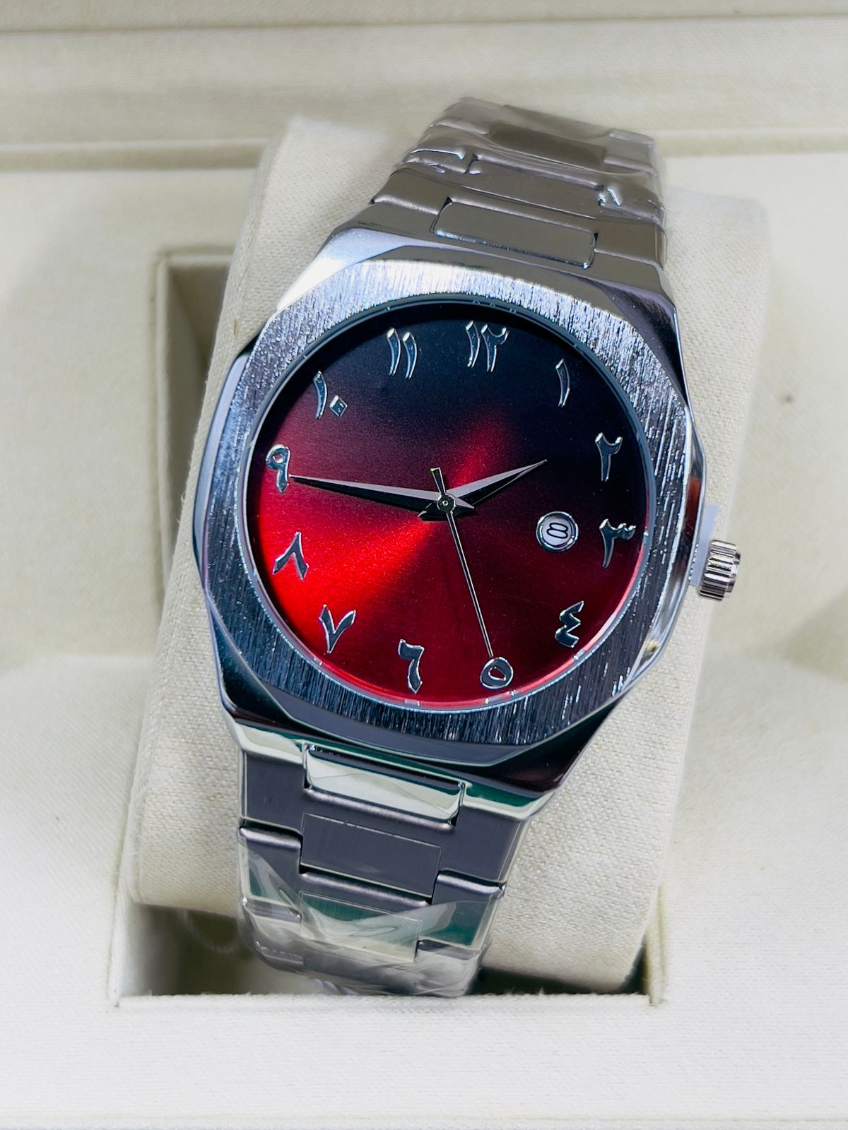 ⌚ Aura Stainless Steel Watch – Style That Reflects You