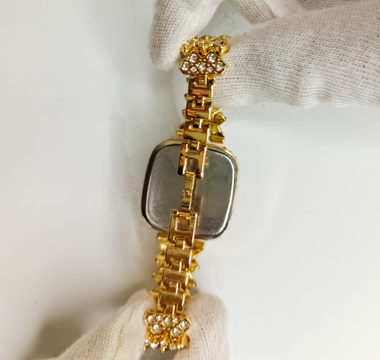 💖 LED Ladies Watch & Bracelet Pair – Modern Glow, Elegant Style