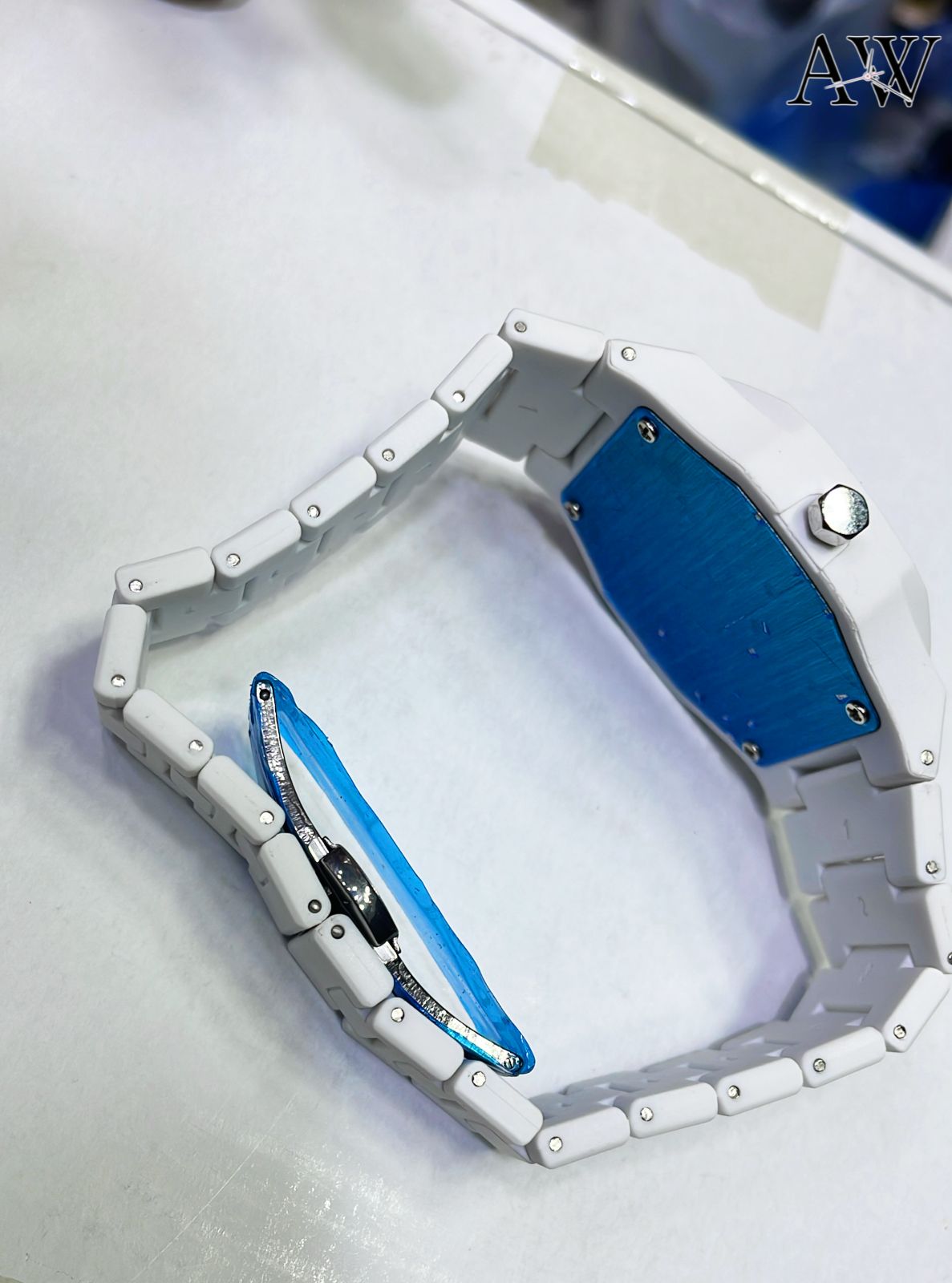 🤍 White Arabic Aura Watch – Pure Elegance with a Cultural Touch