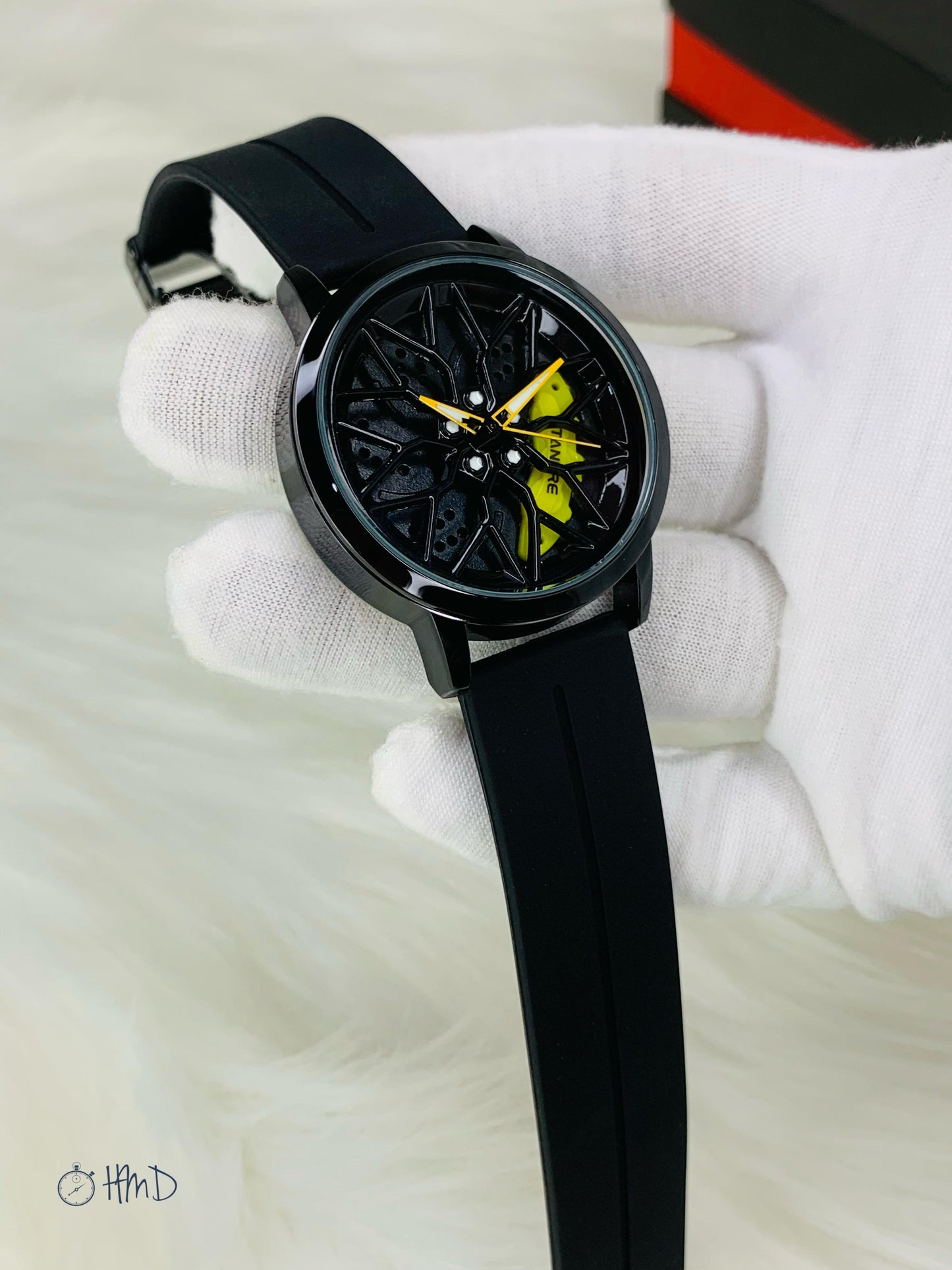 🔄 Rotating Dial Watch – Bold, Trendy & Built to Stand Out