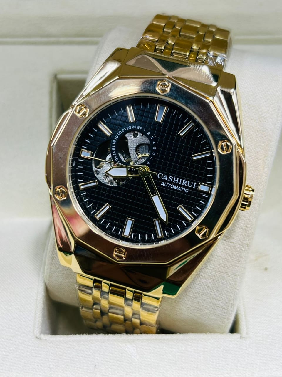 🕰️ Casruki Skeleton Dial Watch – See the Movement, Feel the Power